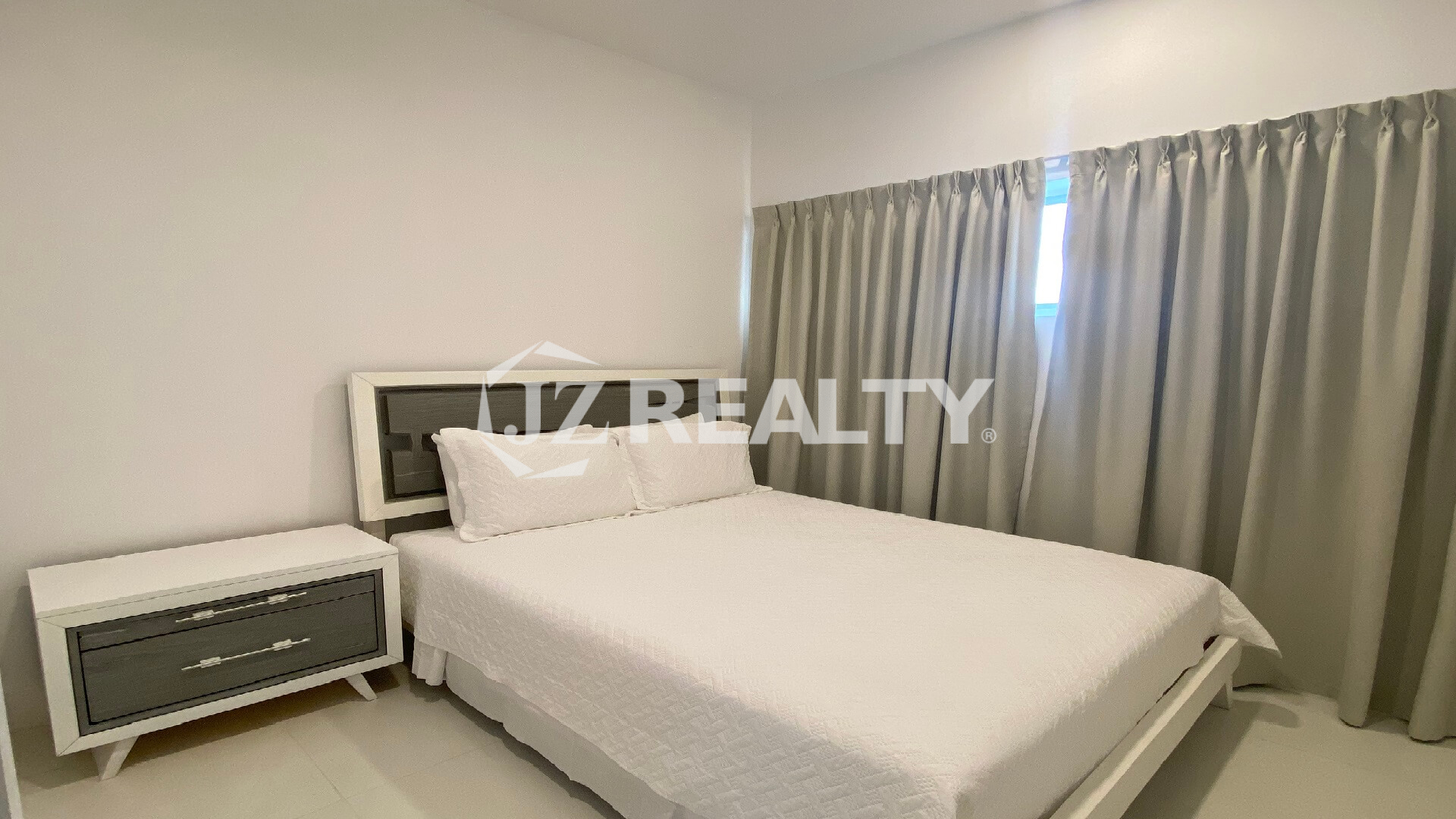 Apartment 308 Aruba Life 2-bed Master Bedroom