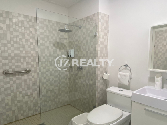Apartment 308 Aruba Life 2-bed View Bathroom Area