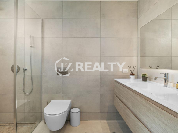 Penthouse 1A Atlantic 360 3-Bed Bathroom View