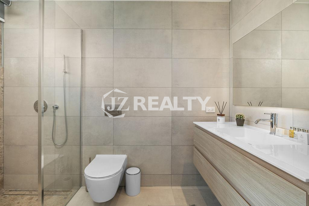 Penthouse 1A Atlantic 360 3-Bed Bathroom View