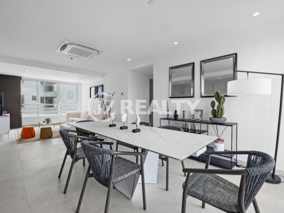 Penthouse 1A Atlantic 360 3-Bed Dining Area View