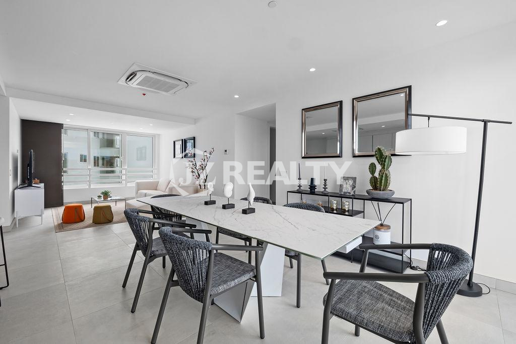 Penthouse 1A Atlantic 360 3-Bed Dining Area View