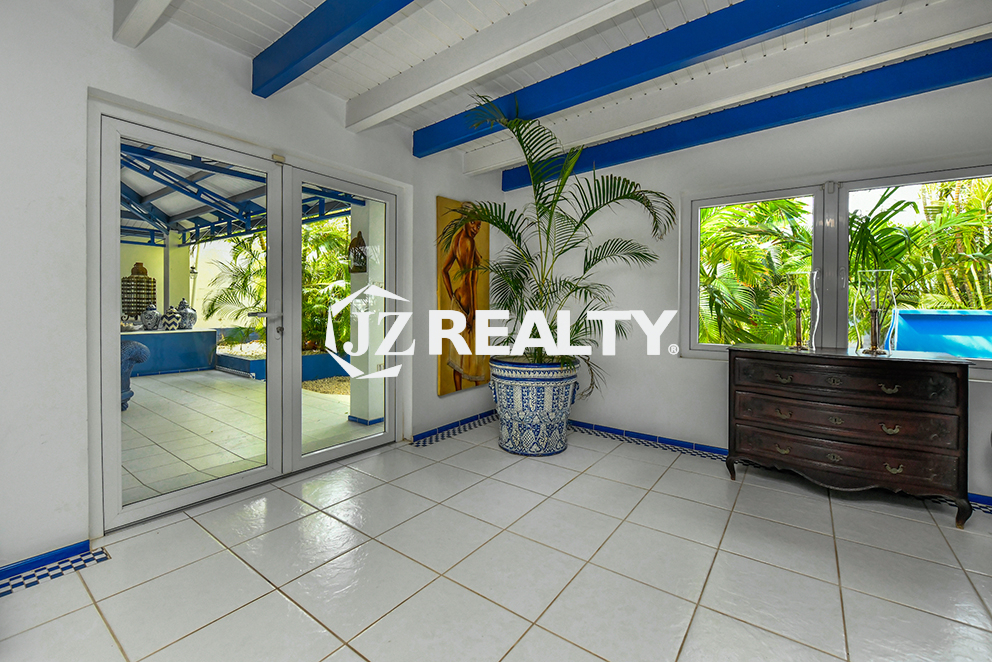 Living room area Villa For sale Aruba