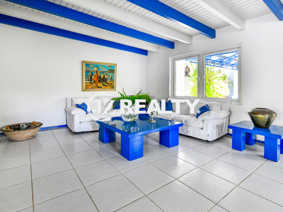 Sofa area living For Sale