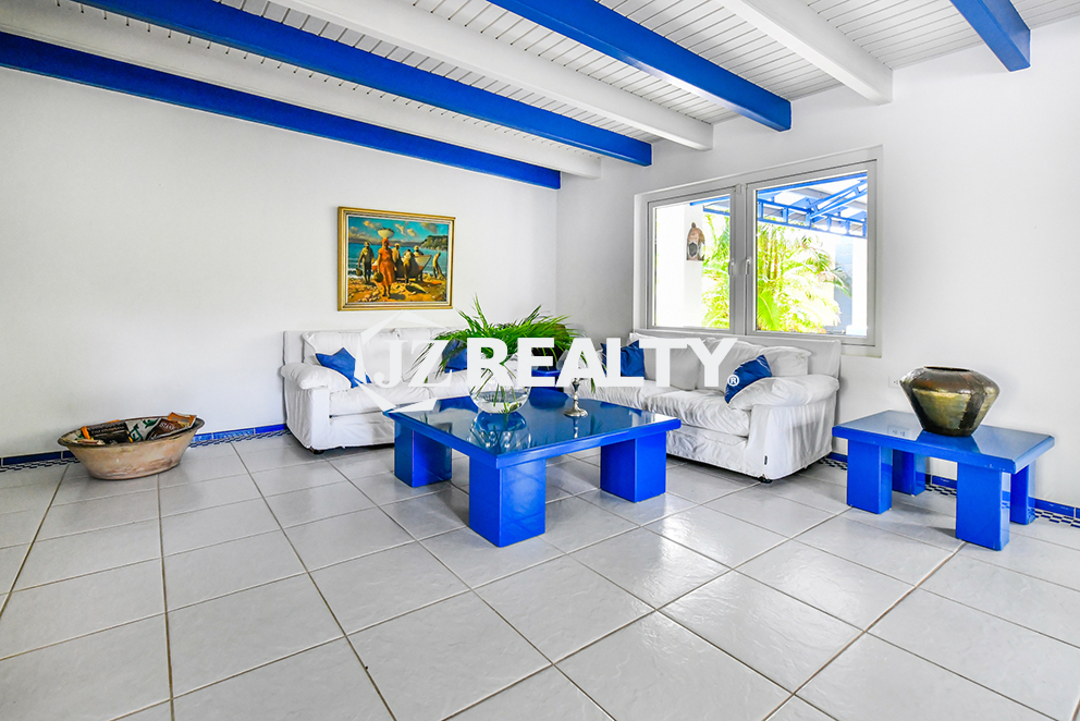 Sofa area living For Sale