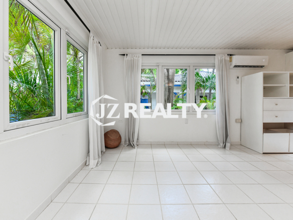 Airbnb Vila For Sale bedroom