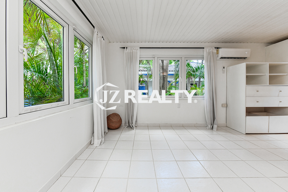 Airbnb Vila For Sale bedroom