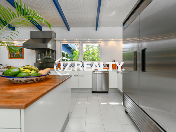 Modern kitchen area Villa Koyari