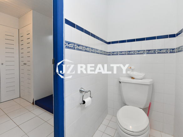 bathroom Koyari villa