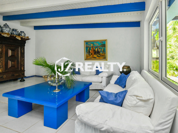 Living-room Area Villa For Sale