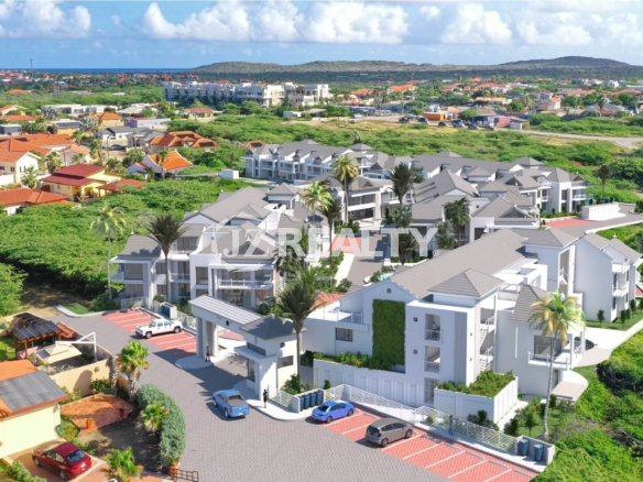 the-moon-condo-aruba-community-pool-view