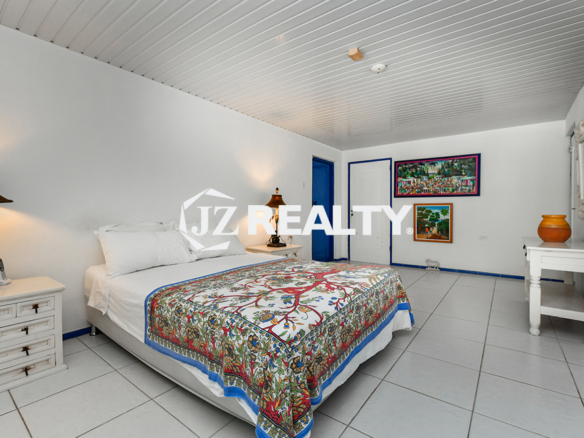 Multiple 5 bedroom Villa for sale