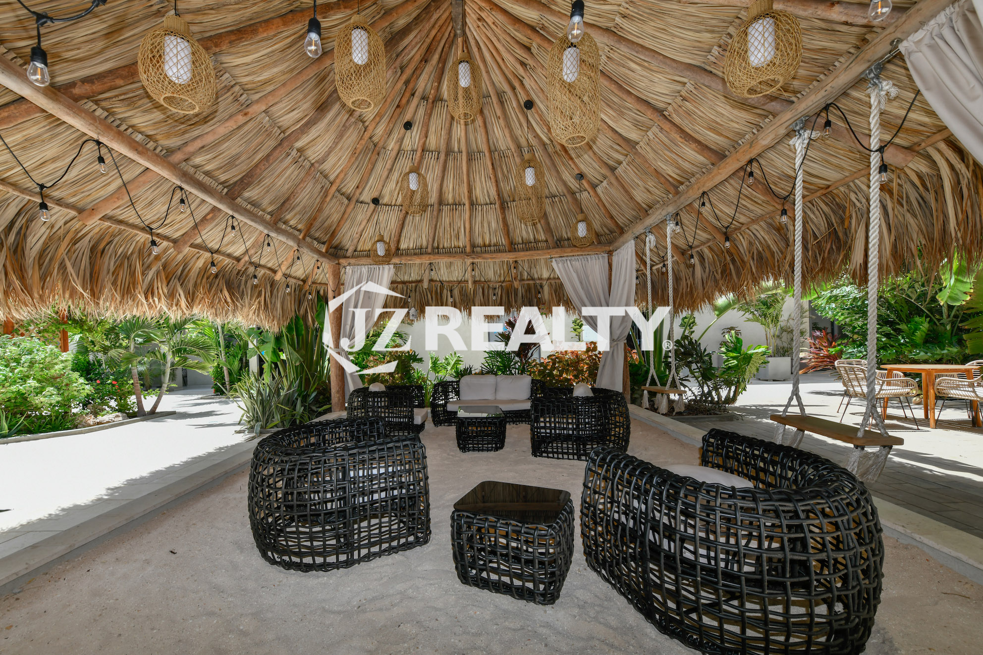 inside gazebo Wariruri condominium aruba