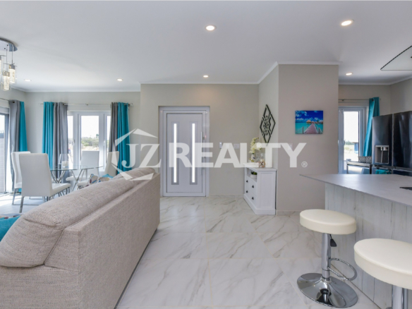 cozy-outdoor-patio-set-in-reina-sophia.jpg