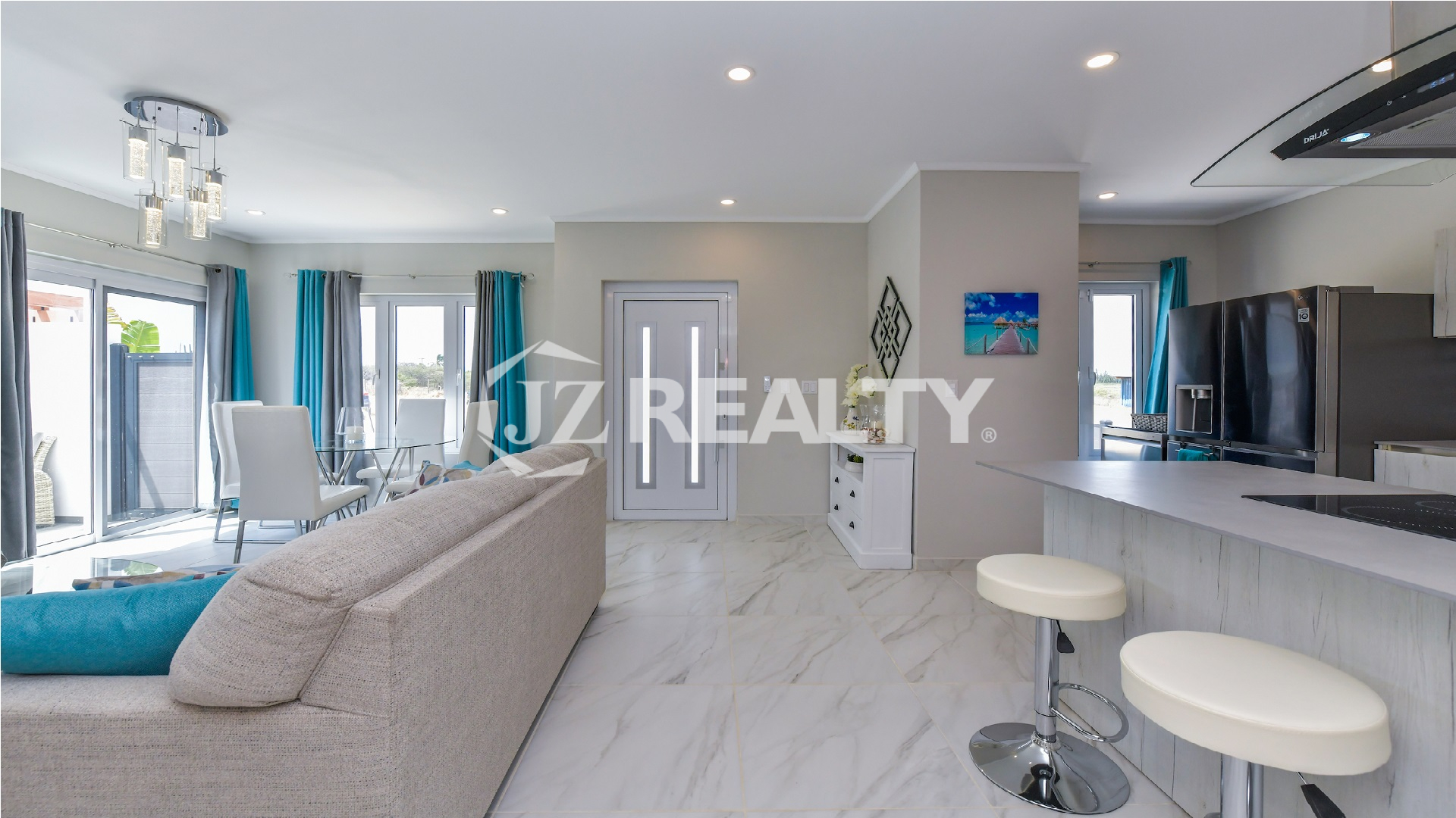 cozy-outdoor-patio-set-in-reina-sophia.jpg