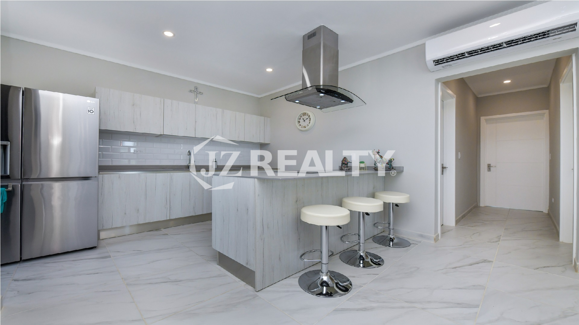 designer-furniture-inside-reina-sophia-home.jpg