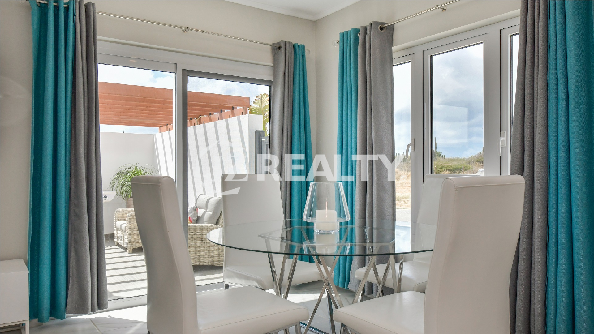 interior-view-modern-villa-paraera-aruba.jpg