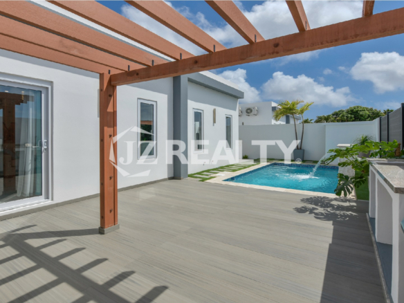 poolside-dining-area-in-reina-sophia-residence.jpg