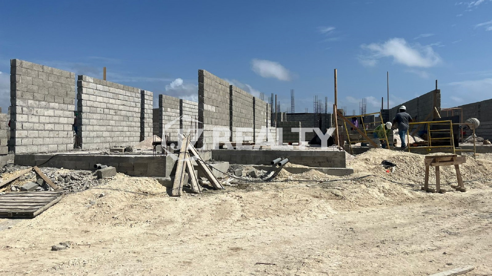 Heavy machinery working