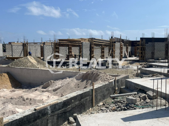 Block wall structure advancing on multiple Nanki Aruba units