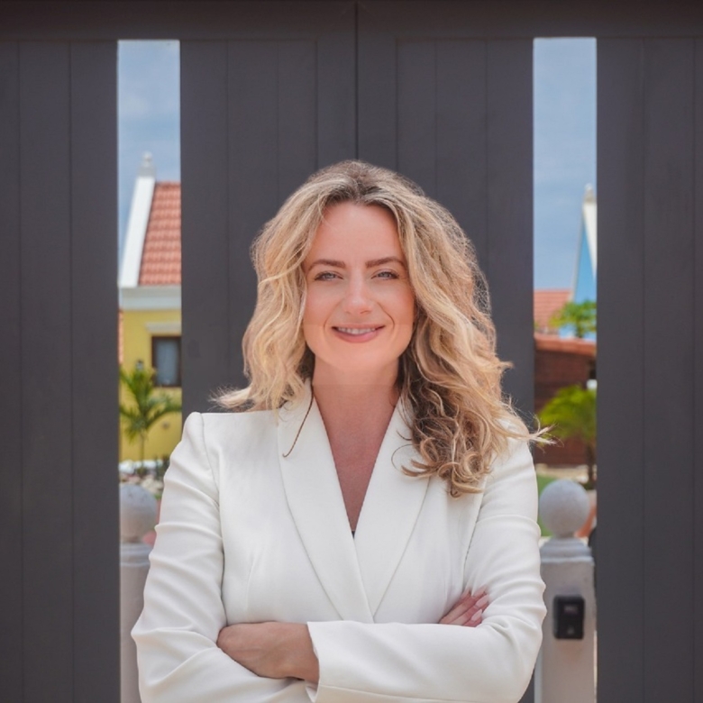 Local Dutch real estate Agent Broker Aruba