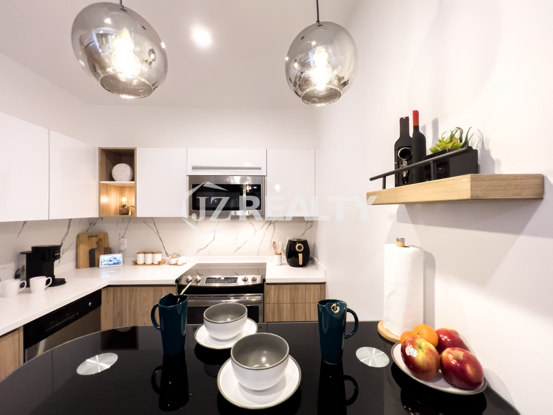 Condo 604 Harbour House 3-Bed Kitchen View