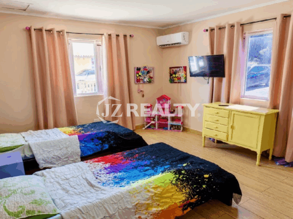 house Colina Santa Marta 5-bed master bed view