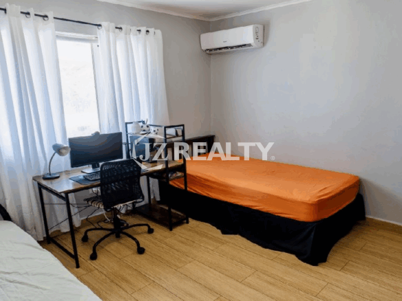 house Colina Santa Marta 5-bed master bedroom view