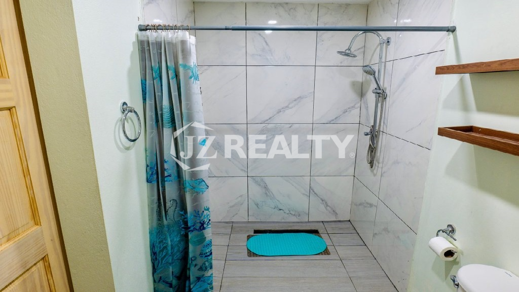 house Colina Santa Marta 5-bed toilet view