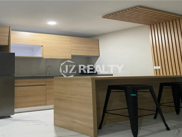 modern-aruba-kitchen-with-breakfast-bar