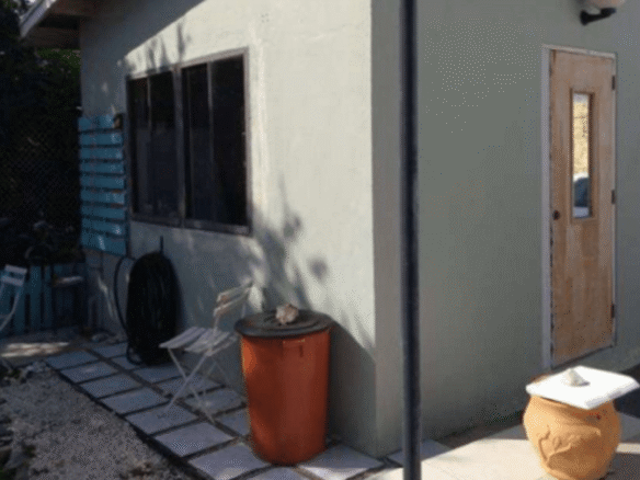2 Bedroom House Bubali 69-B outdoor laundry area