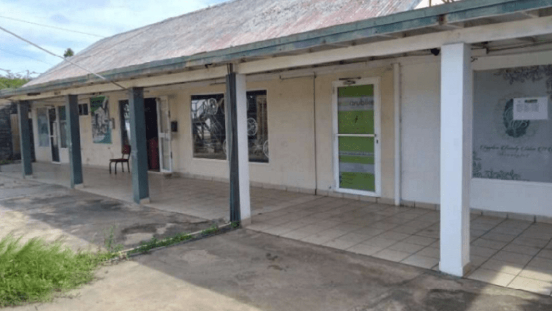 Commercial 69-A Bubali Exterior view