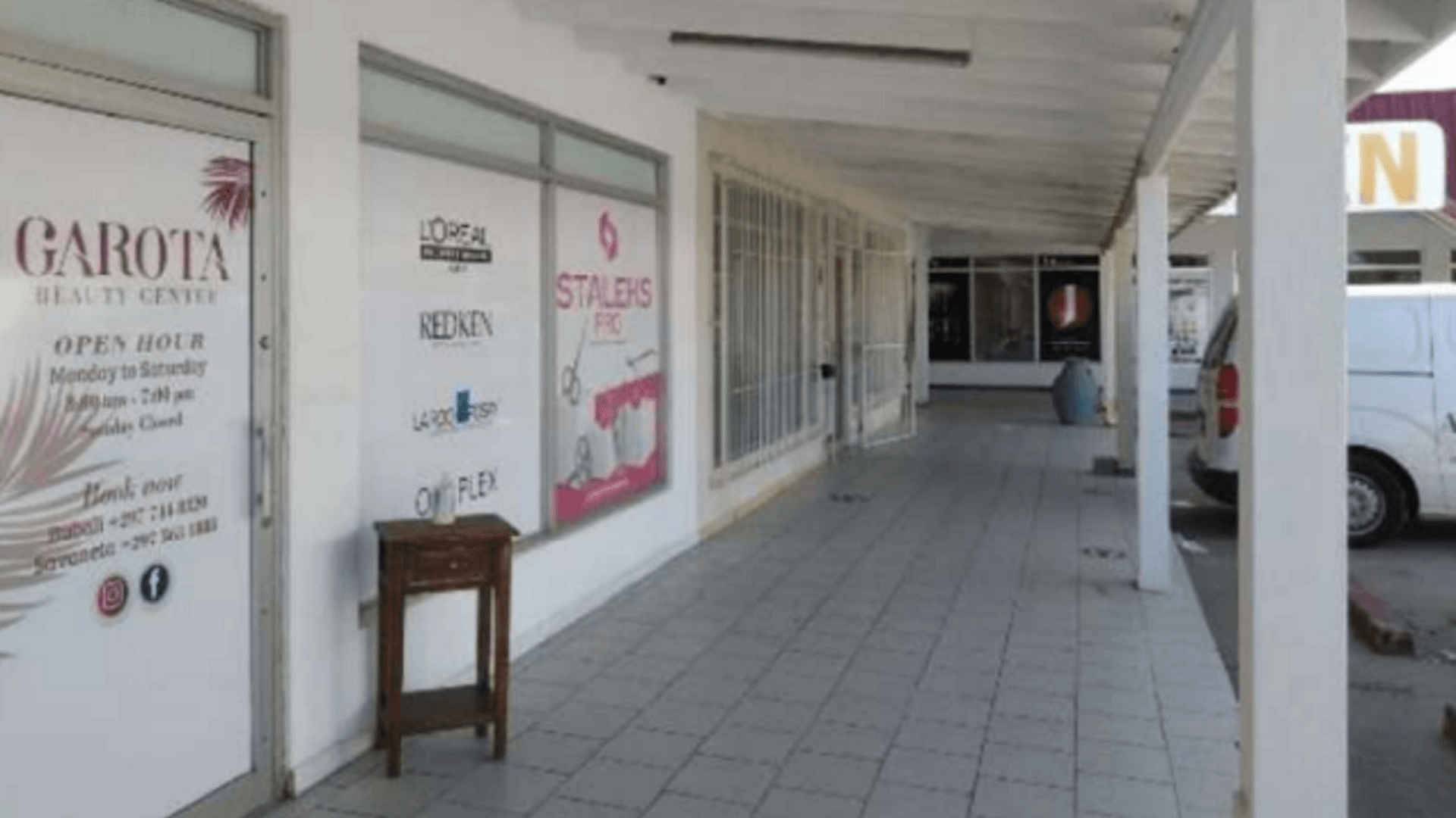 Commercial 69 Bubali exterior parking view