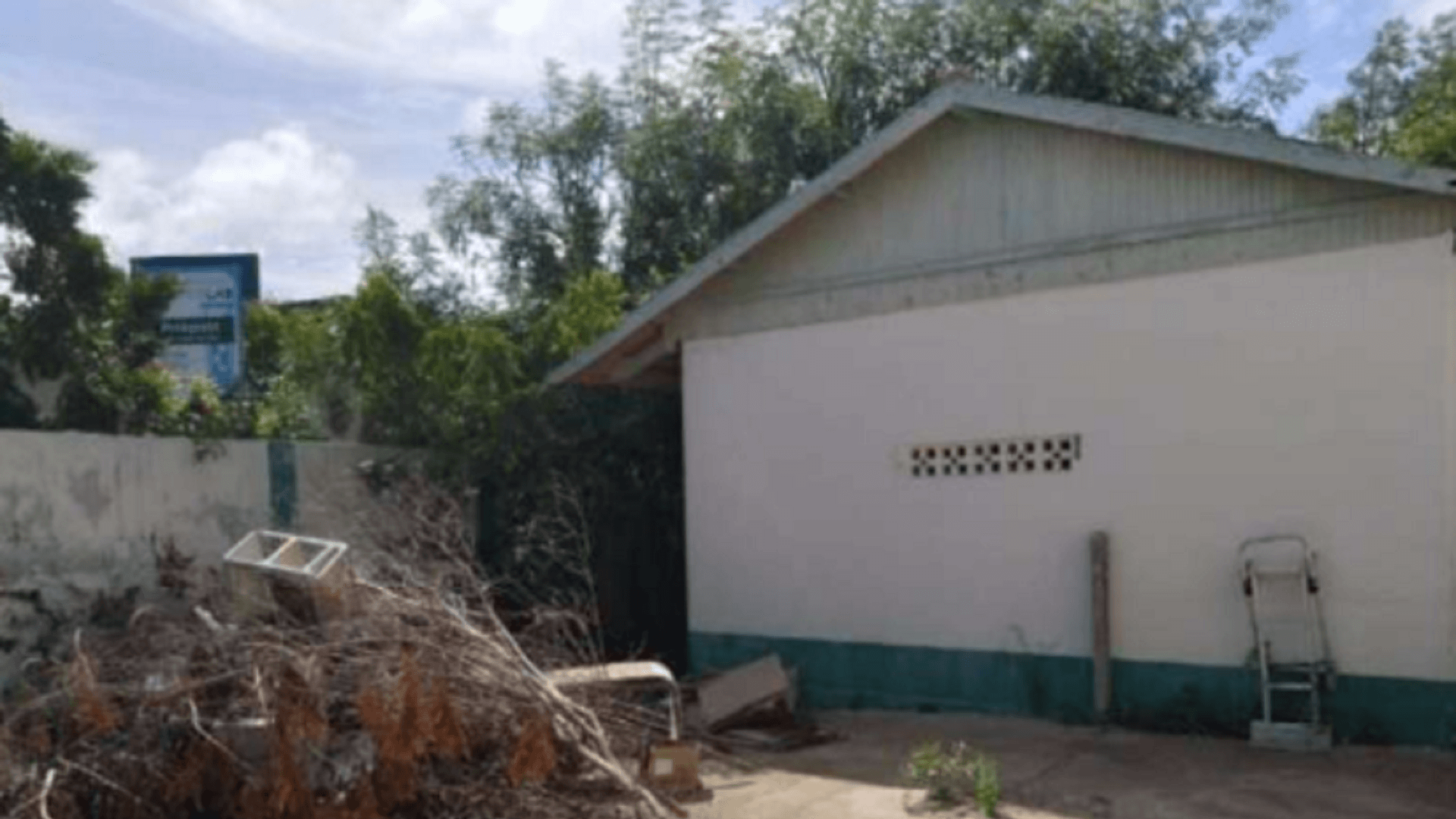 Commercial 69 Bubali outside warehouse