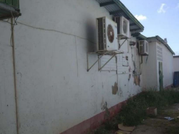 Nieuwstraat Commercial Building 14-B exterior side wall