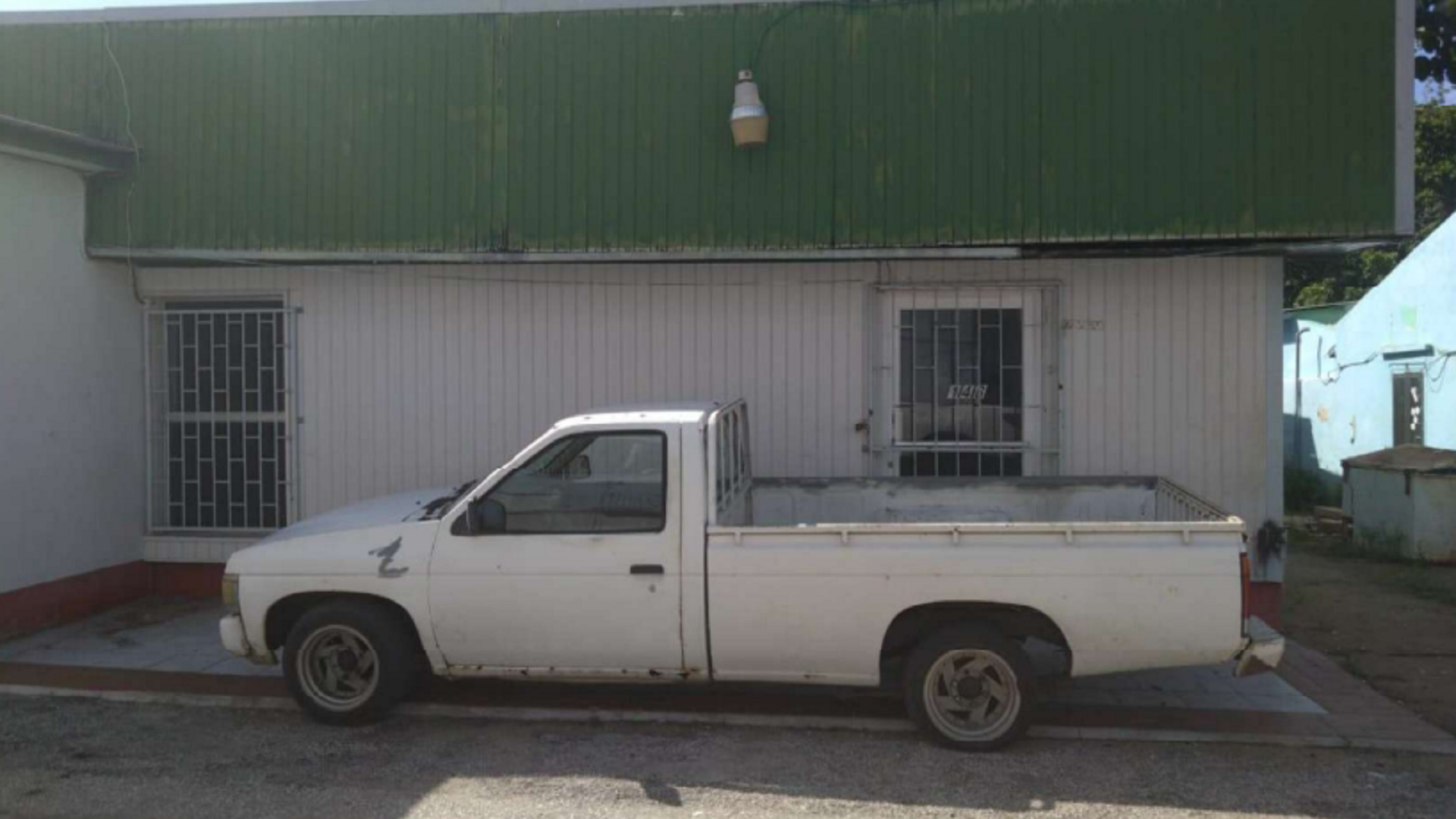 Nieuwstraat Commercial Building 14-B street parking
