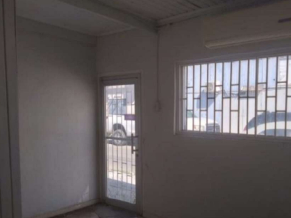 Nieuwstraat Commercial Building 14-B store entrance