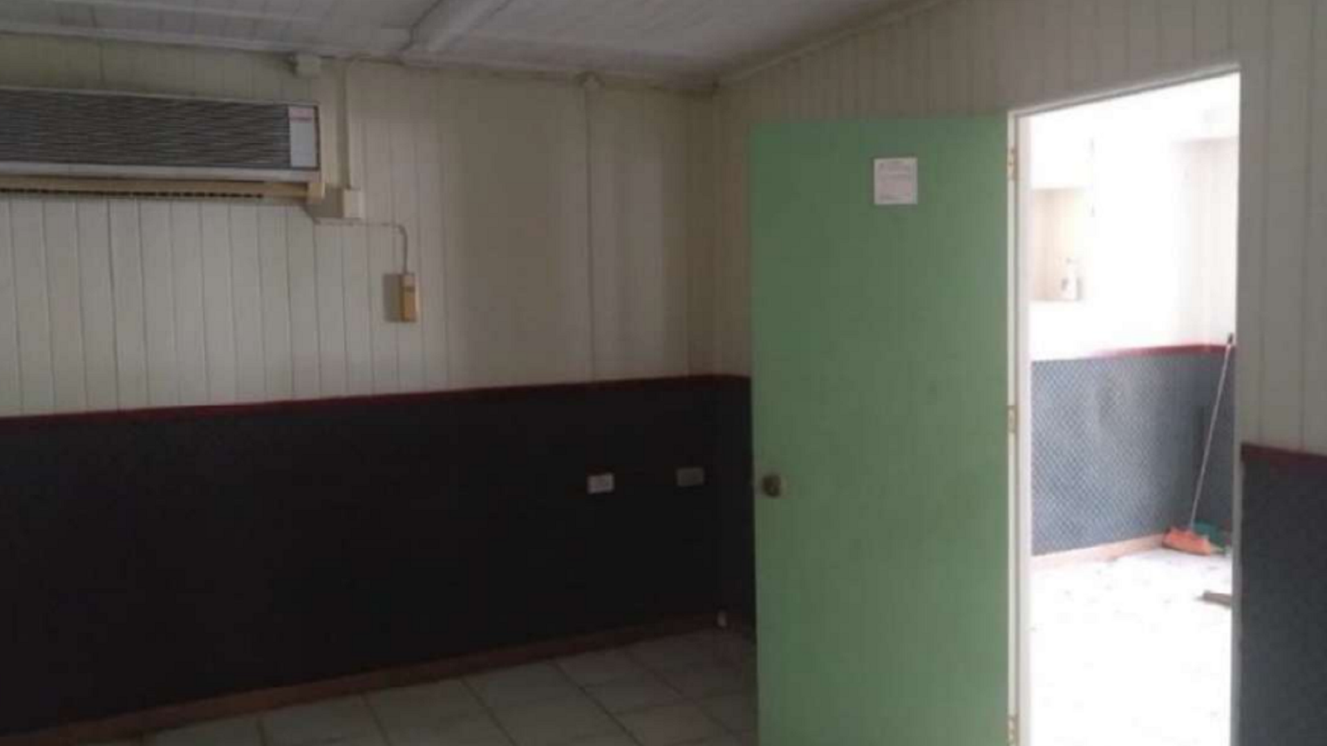 Nieuwstraat Commercial Building 14-B utility area