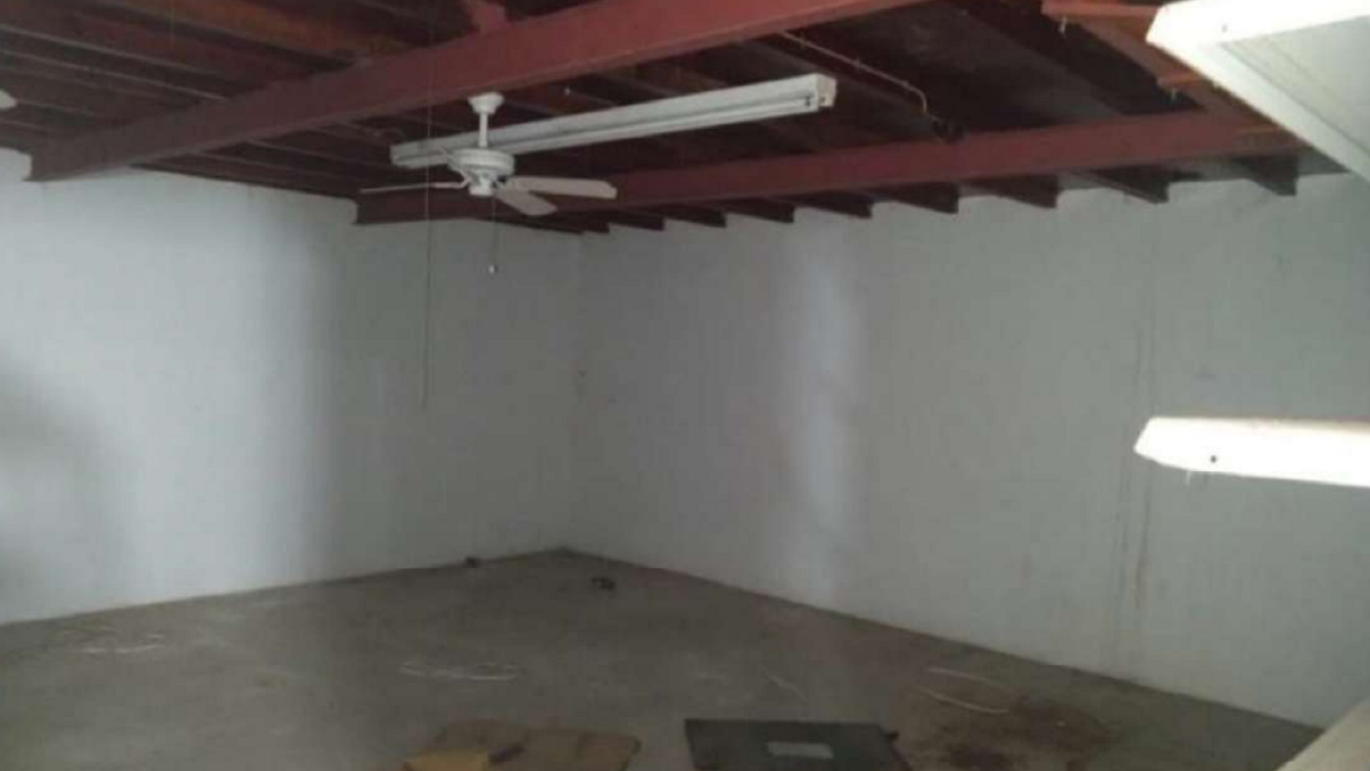 Nieuwstraat Commercial Building 14-B warehouse storage area