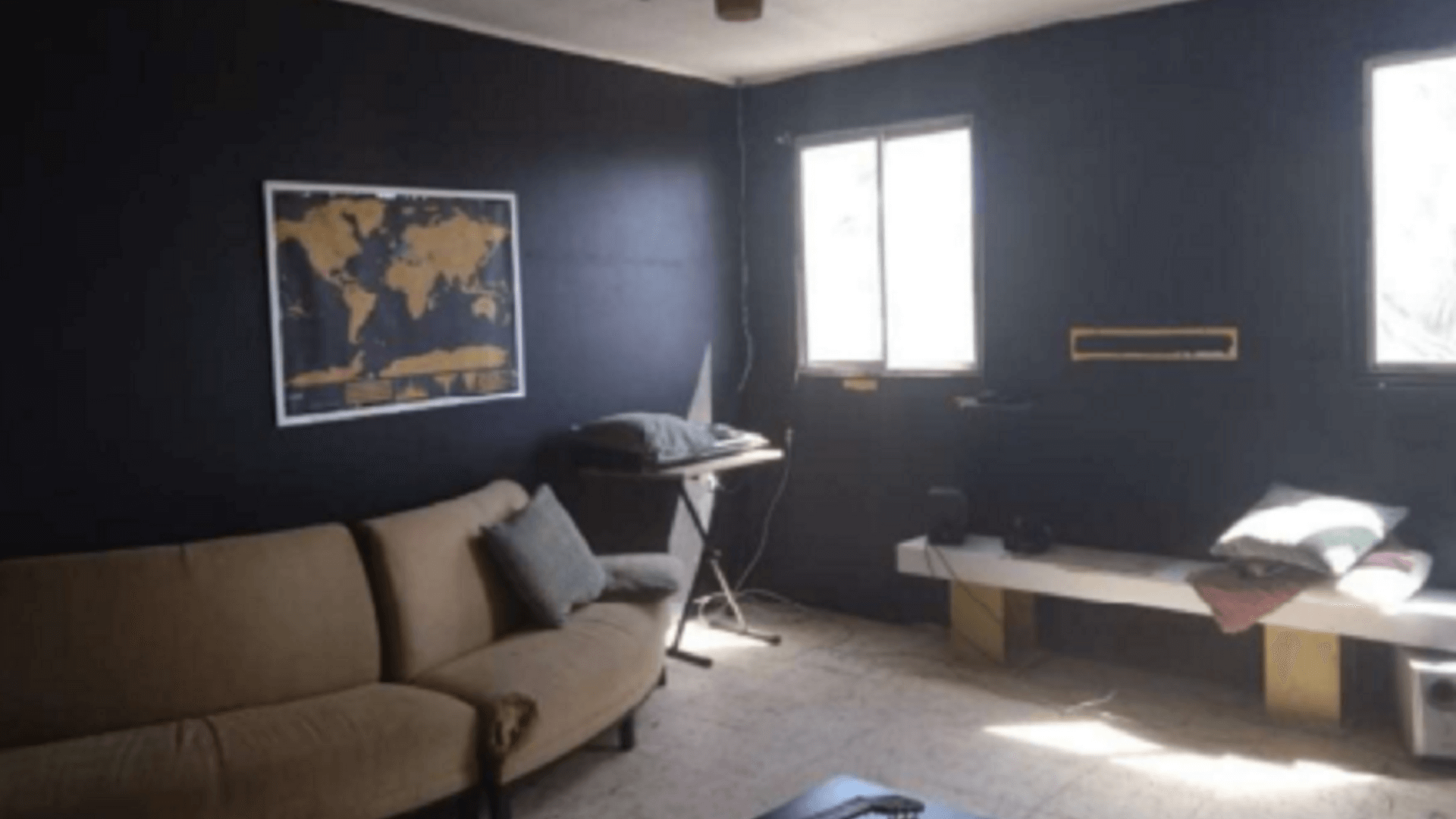 house 14-A Nieuwstraat living room mirror wall