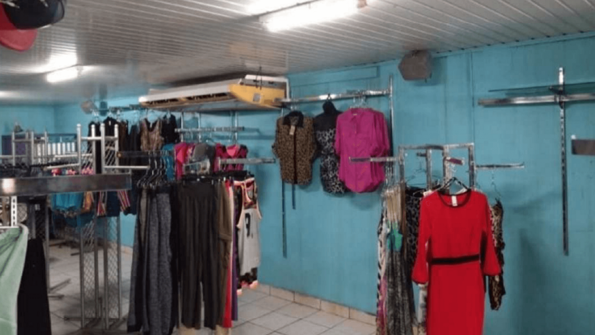 commercial building 34-B clothing retail store