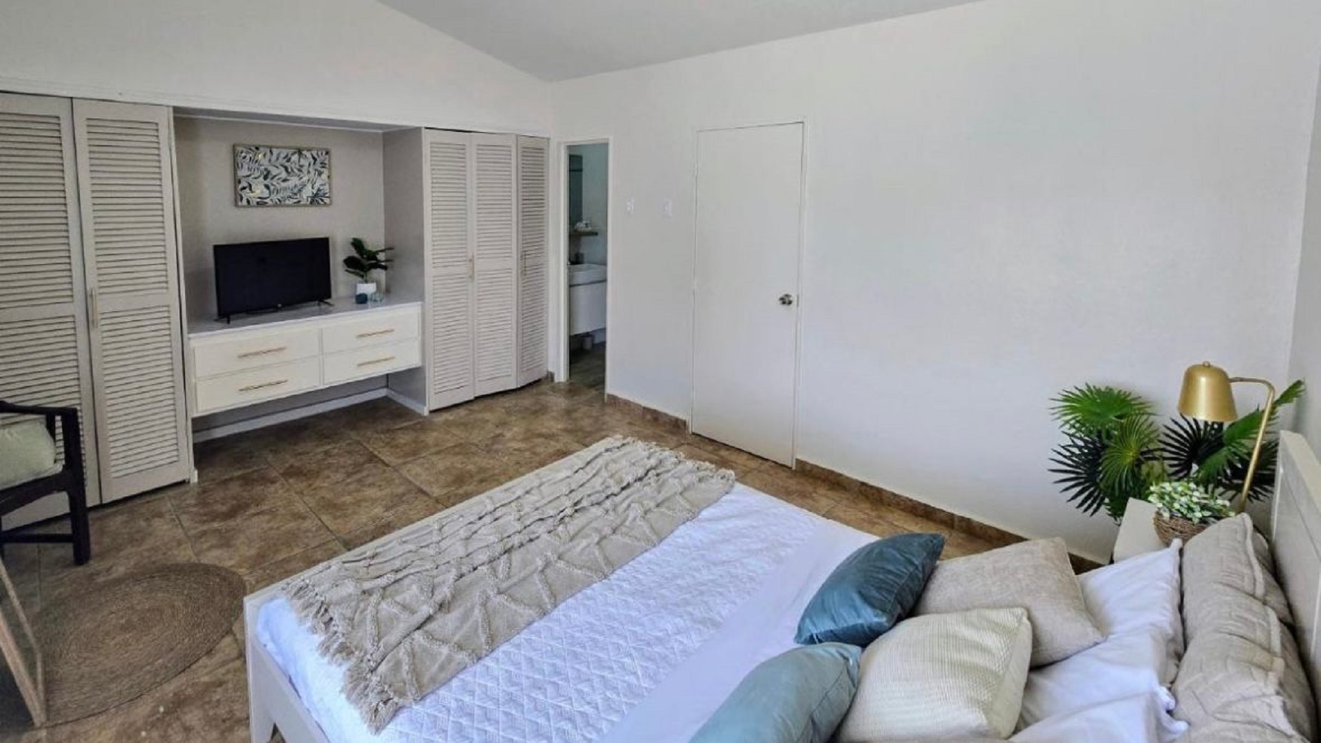 Condo Unit 1 Rooi Santo Residence Bedroom with closet area