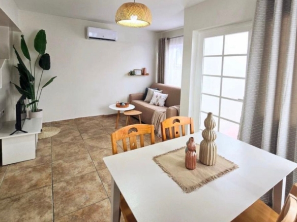 Condo 1 Rooi Santo Residence Dining area