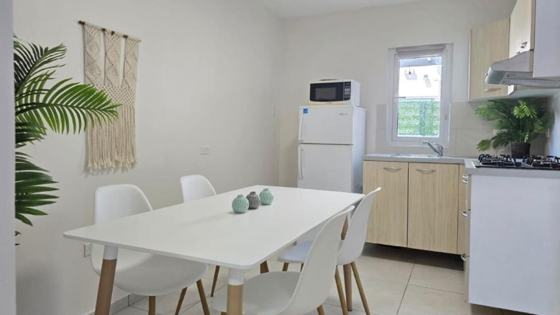 Condo 1 Rooi Santo Residence kitchen and dining area