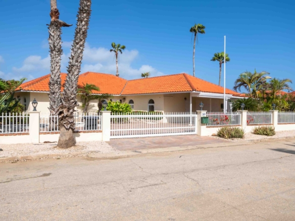 Villa 5-Bedrooms exterior view