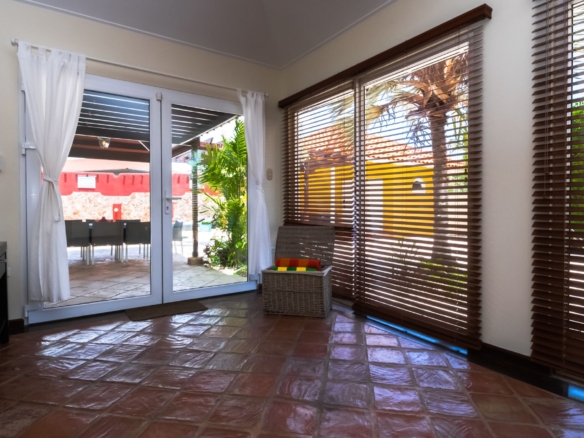 Villa 5-Bedrooms balcony