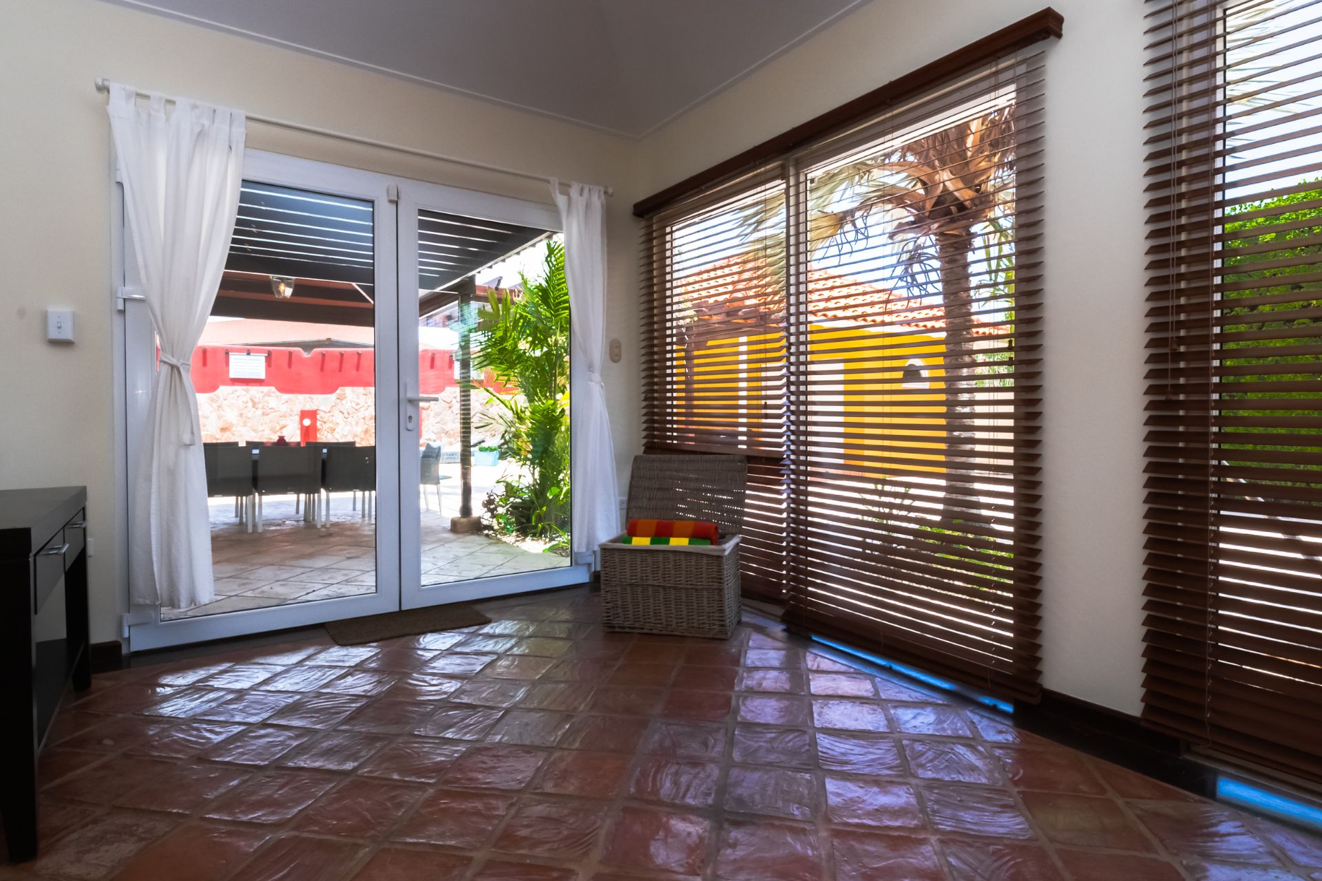 Villa 5-Bedrooms balcony