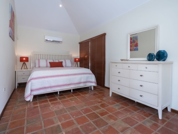 Villa 5-Bedrooms children bedroom