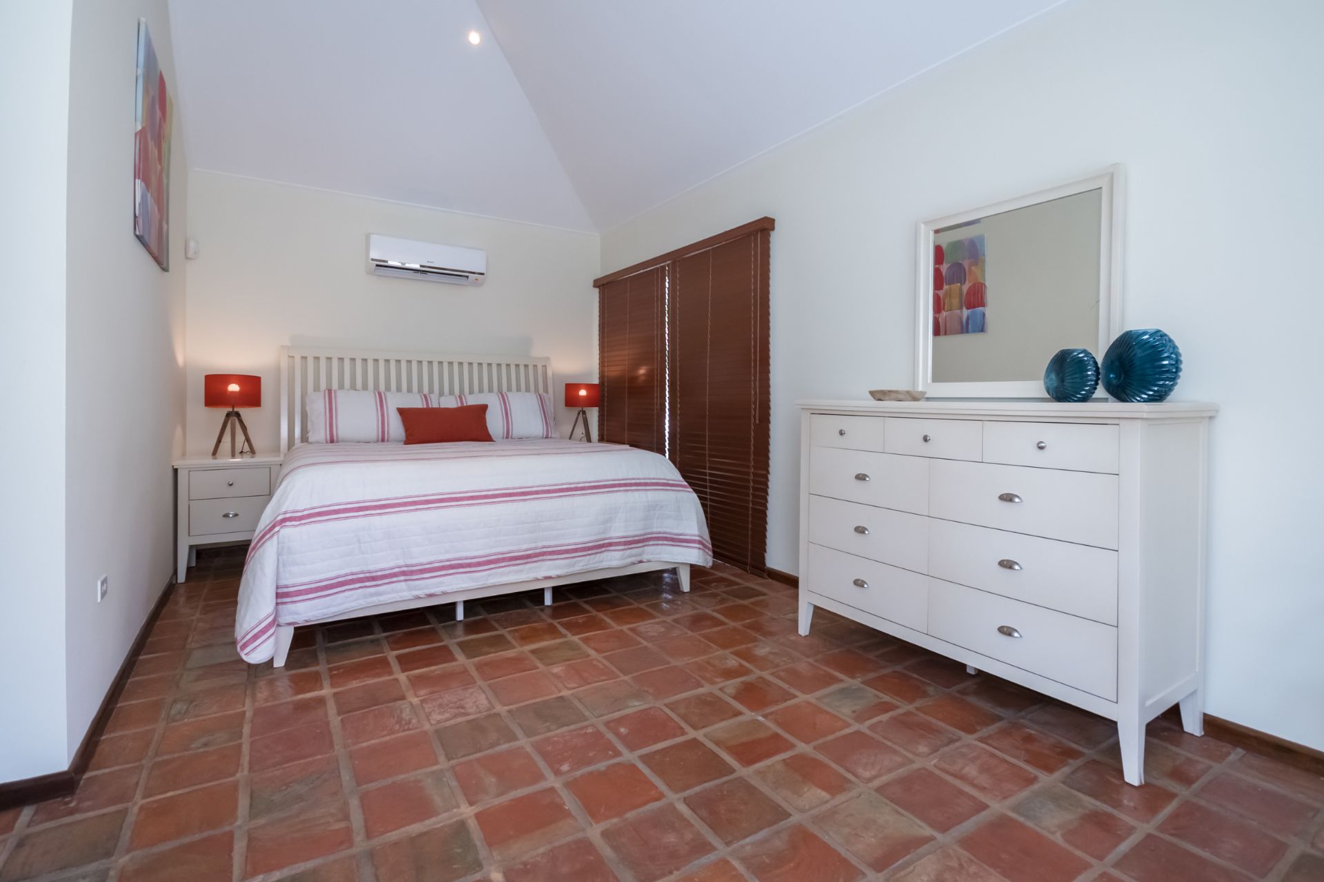 Villa 5-Bedrooms children bedroom