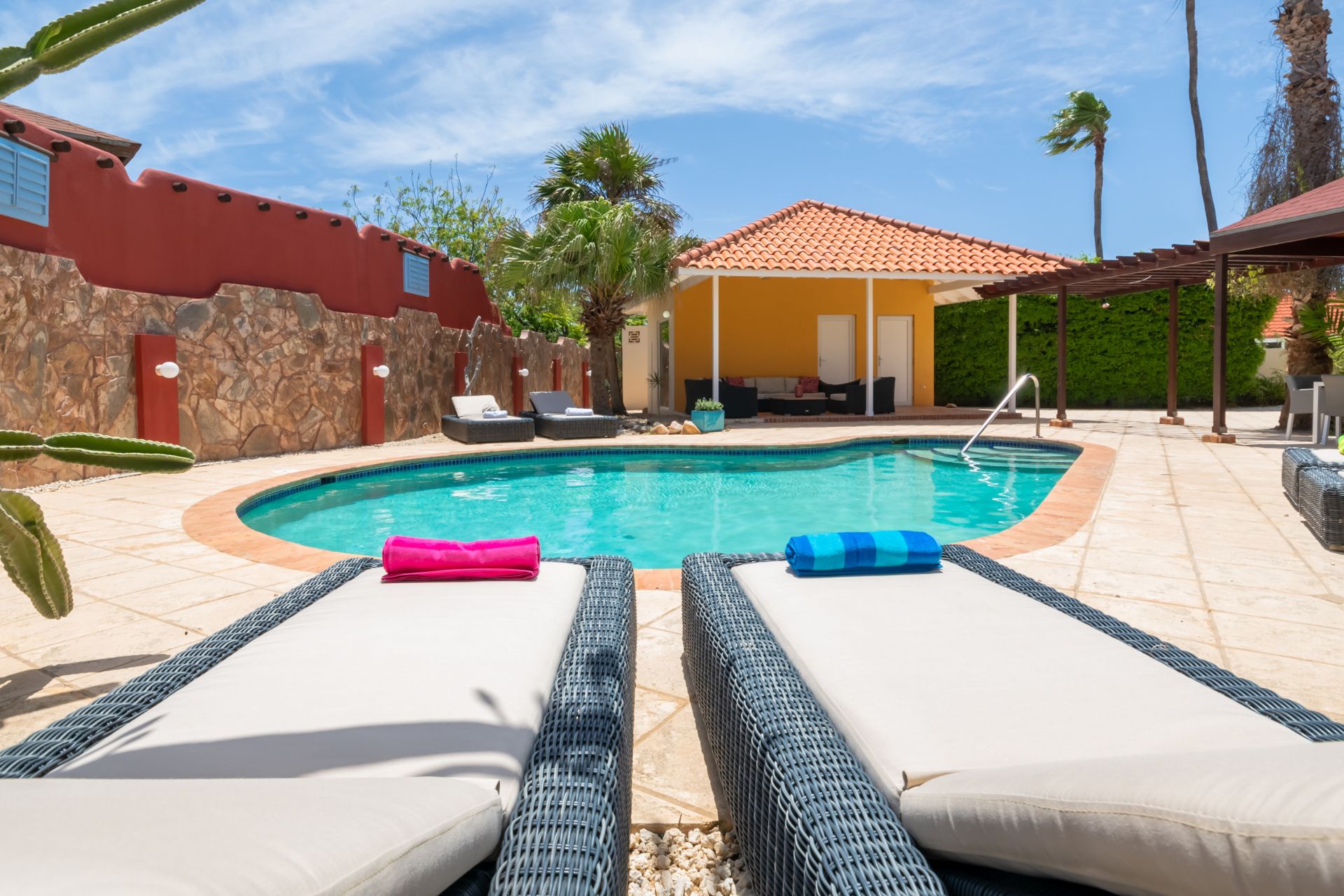 Villa 5-Bedrooms pool area